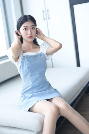 光溜溜的美女素材图片